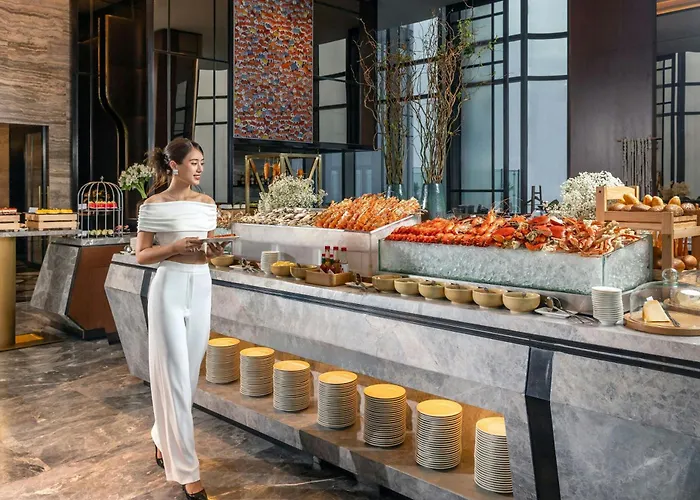 Vinpearl Landmark 81, Autograph Collection